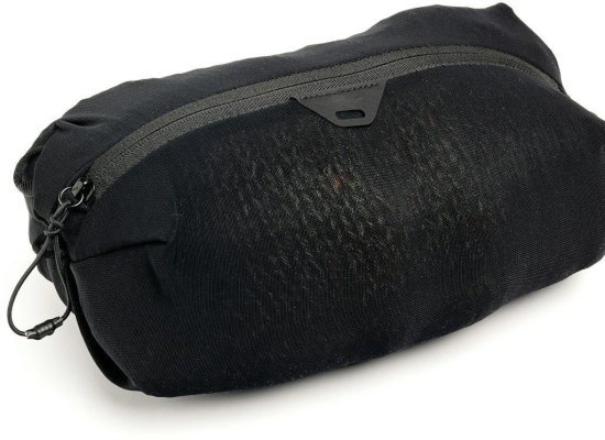 נרתיק אחסון קל במיוחד עשוי רשת XS מבית Peak Design - בצבע שחור